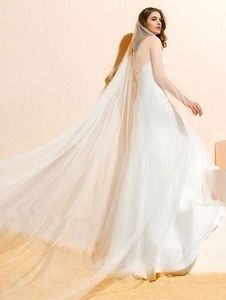 2017 Nya bröllopslöjor Cut Edge Bridal Veil med kam ett lager Vit elfenben 3 m lång katedralslöjor Velos de Novia Wedding Accesso274Z