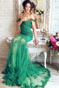 Gorgeous Green Mermaid Prom Dresses V-Neck Koronki-Aplikacje Cekiny Zroszony Sexy Bez Rękawów Party Sukienka Glamorous Długi Tail Tulle Suknie Wieczorowe