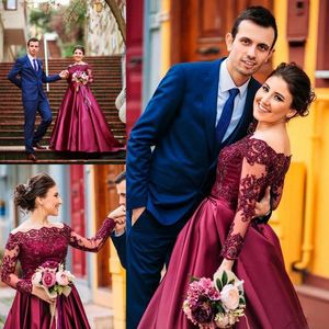 Dubai Długie rękawy Suknie Wieczorowe Lace Off The Ramię Linia Prom Dresses Satin Sweep Pociąg Saudi Arabia Formalna sukienka imprezowa