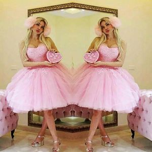 Pink Sweetheart Short Prom Dresses Lace Appliques Tulle Knee Length Home Coming Evening Gowns Lace Up Back Formal Party Dress