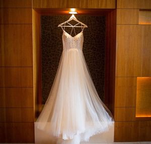 Boho 세련된 웨딩 드레스 비치 웨딩 드레스 낮은 백 맨 위로 Qualiuty 레이스 구슬 간단한 웨딩 드레스, 코르셋 섹시한 신부 가운