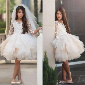 2017 Piccola sposa Tutu Abiti da ballo Ragazze di fiore Abiti per matrimoni Lunghezza al ginocchio Abiti corti da spettacolo per bambini Abito da bambino in pizzo