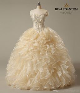 2017 Nya Sexiga Champagne Quinceanera Klänningar Sweetheart Crystals Ball Gown Sweet Prom Pagant Debutante Dress Party Gown Qc 474