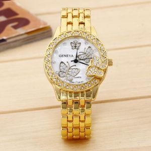 Luxury armbandsur mode Genève Diamant Butterfly Decoating Klockor Kvinnor Kristall Quartz Armbandsur Lady Full Gold Steel Bracelet Watch