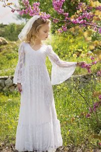 Boho chic blomma flicka klänningar 2017 vintage långa ärmar junior brudtärna klänning golv längd bohemian 1: a communion klänning för små tjejer