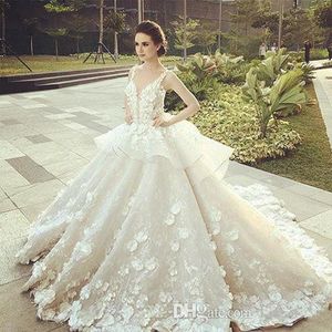Luxury Princess Lace Ball Gown Bröllopsklänningar Duning V Neck Puffy 3D Floral Appliques Lace Gorgeous Bridal Gowns