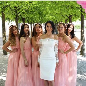 Bohemian Bridesmaid Dresses Country Wedding Guest Party Gowns Long Beach Prom Klänning Billiga Halter Pläterad Chiffon Blush Pink Plus Storlek