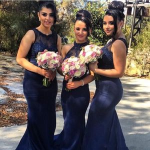 Marinblå brudtärna klänningar 2016 sexig av axel sjöjungfrun spets applikationer satin långt för bröllop plus storlek fest klänning piga av ära klänningar