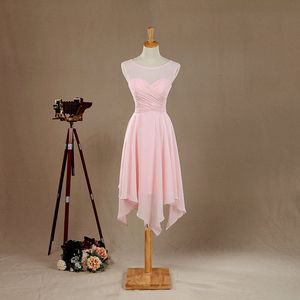 Elegantes kurzes rosafarbenes Brautjungfernkleid, Mesh-Partykleid mit Illusionsausschnitt, Rüschen, gerades Abschlussballkleid, asymmetrischer Saum