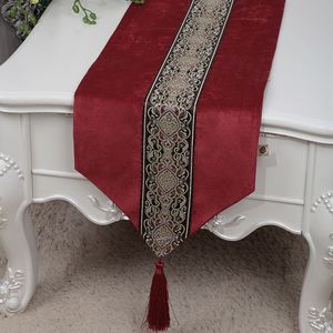 Kort längd Klassisk lapptäcke Lace Bord Runner Velvet Tyg Matbord Paddlar Placemat Europa Amerikansk stil Tea Table Cloth 150x33 cm