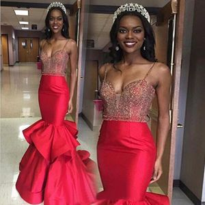 Seksi Kırmızı Uzun Deniz Kızı Prom Elbiseler Yeni Varış Spagetti Kayışı Tatlım Boncuklu Çırpma Süpürme Tren Vestidos De Baile Partisi Elbise