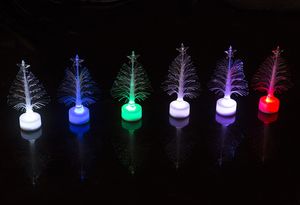 Vendita di alberi di Natale che emettono luce, regali di Natale, giocattoli leggeri per bambini, piccole luci notturne in fibra ottica, all'ingrosso