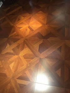 ビルマチーク工科床の床の床の床の床の床瓦堅木材メダリオンインレイ豪華なヴィラ壁紙モダンなスタイル完成背景の壁面クラッディング
