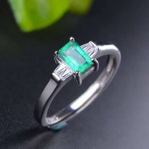 Elegante anello con smeraldo design semplice anello in argento massiccio 925 con smeraldo 4mm * 6mm smeraldo naturale romantico regalo di San Valentino