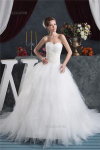 2017 Najnowszy elegancki Sweetheart Organza Suknie Ślubne Suknia Ball Aplikacje Zroszony Plus Size Wedding Party Suknie BM51