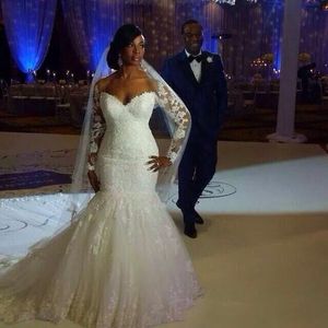 2022 Vintage Sexy African Mermaid Wedding Dresses Long Sleeves Sweetheart Lace Appliques Crystal Beaded Plus Size Court Train Form279S