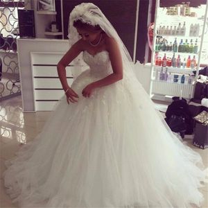 White Strapless Ball gown Wedding dresses 2021 Puffy Bridal gowns Plus size with 3D Flowers Applique Princess lace Wedding Gowns