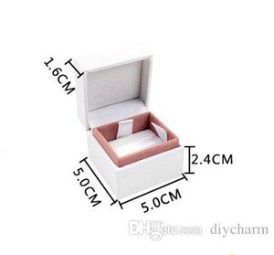 Caja del encanto Súper calidad Terciopelo Estilo europeo Joyería Caja de regalo Casos de exhibición Blanco y rosado color blanco 8pcs / lot al por mayor