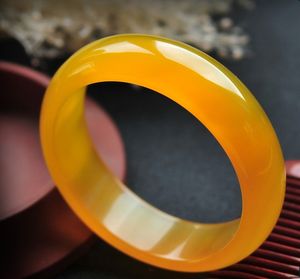 Excellent natural yellow agate, hand-carved wide bracelet. The beautiful lady's choice
