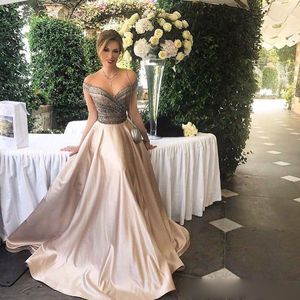 2017 Eleganckie szampana satynowe sukienki z koralikami Krótkie rękawy Off Formalne Suknie Wieczorowe Specjalne okazje Prom Dresses