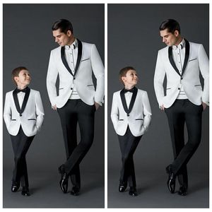 Custom Made Fashion Groom Tuxedos Męska Suknia Ślubna Prom Garnitury Ojciec i Boy Tuxedos (Kurtka + Spodnie + Bow) Formalne zużycie