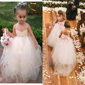 Blush Pink Flower Girls Abito in pizzo con grande fiocco Abiti da spettacolo per ragazze Crystal Sash Cinghie senza spalline Tulle Lunghezza del pavimento Junior Damigella d'onore