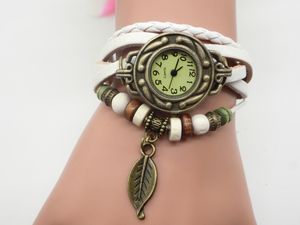 Partihandel 100st / lot mix 7Colors Utmärkt kvalitet Ko Läder Kvinnor Klockor Läder Leaf Charm Armband Klockor LP005