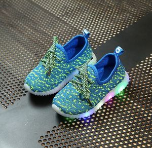 2017 LED Sport Shoes Kids Casual Toddler Boys Girls Breatable Mesh Sneakers القليل