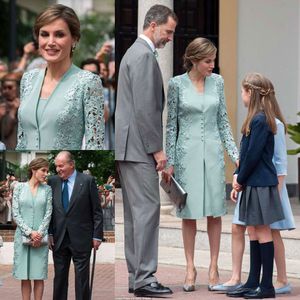 Mint Green Kne Length Lace Mother of the Bride Dresses Sheath Wedding Gästklänning med lång ärmar Jacka plus storlek Formella klänningar 407