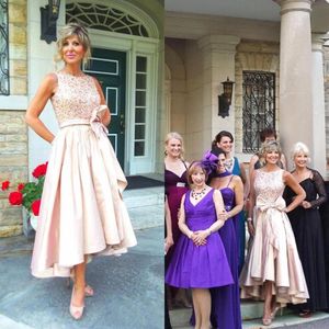 2017 Blush Rosa Lace Taffeta Mor av bruden Klänningar Billiga Jewel Pearls Sequins Bow Sash High Low Wedding Dress Plus Storlekar EN110912