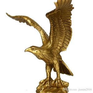 Collezione d'arte cinese Scultura manuale Ornamenti realistici della statua dell'aquila in bronzo