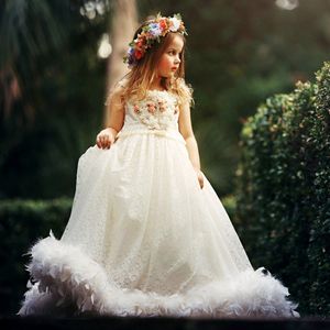 Luxury Feather Lace Girls Pageant Dress Jewel Pearls Handgjorda Blommor Tjejens födelsedagsklänningar 2017 Härliga Blomsterflickor Klänningar för Bröllop