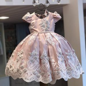 Lovely Lace Ball Gown Flower Girl Dresses For Weddings Little Girls Pageant Dress 3D Appliques Floor Length Satin Beaded Communion Gowns 326 326