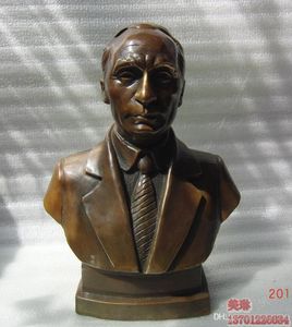 A estátua do presidente europeu Putin adorna escultura de bronze da escultura de bronze