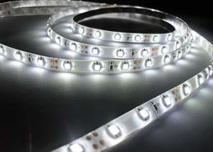 Darmowa Wysyłka 12V / 24 V SMD 3528 LED Strip 5m / Roll 60leds / M IP20, IP65, IP68 Liny Ciepłe Białe Czerwone Niebieskie Lampy Światła 12 V Światło Iluminacion