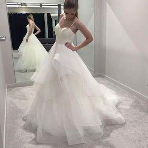 Modesto 2017 Tulle Spaghetti Ruffle Abiti da sposa Semplice Organza a strati Sweep Train Abiti da sposa Plus Size Custom Made Cina EN10172