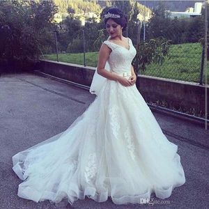 Elegant V Neck Garden Bridal Gowns Lace Applique Wedding Dresses A-Line Country Arabian Lace Wedding Gowns Custom Made Bridal Dresses