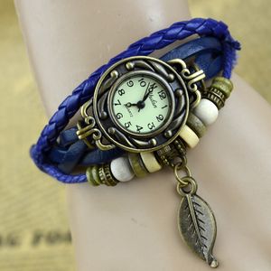 Moda pulseiras relógio relógios fêmea folha pingente pulseira relógio senhora personalidade vintage discar couro relógio de pulso para presente de natal