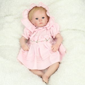 18インチのシリコーンの赤ちゃんの生まれ変わった人形服を着た綿の体が身に着けています