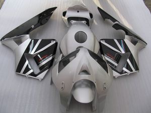 Injektionsgjutning Högkvalitativ fairingkit för Honda CBR600RR 05 06 Silver Black Fairings Set CBR600RR 2005 2006 OT06