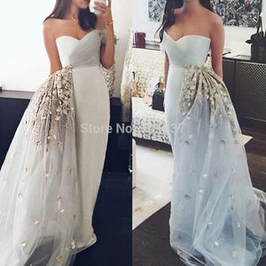 2023 Tulle Arabic Evening Dress Robes De Soiree Longue Sheath Sweetheart Strapless Pleated Hand-made Flowers Long Party Dresses