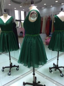 Foto reali di spedizione gratuita Hunter Green Prom Dress Perline Backless Short Cocktail Homecoming Evening Party Gown Custom Made Plus Size