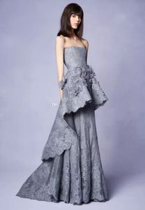 長い灰色のレースイブニングドレス3D花の装飾を備えたガウンストラップレスネックラインパーティードレスマルケサリゾートコレクション