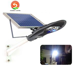 IP65 متكامل الكل في جهاز تحكم عن بعد 20W 30W الطاقة الشمسية LED LED مصباح الإضاءة في الهواء الطلق في الهواء الطلق مع كابل 5 أمتار