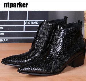 Lyxiga män Svart Läder Skor High Top Business Leisure Fashion Designer Lace Up Ankel Boot Man Snake Pattern High Heel Boots, Stor Storlek