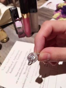Vecalon Fashion Women anello Due cerchi 2ct Diamond Cz 925 Gioielli in argento Anello di fidanzamento per fedi nuziali per gioielli da donna