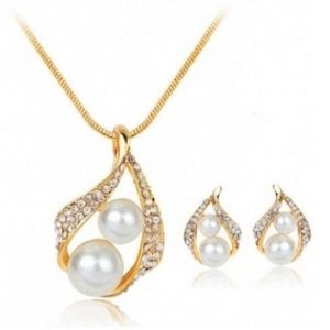 2017 new European and American suit with pearl water droplets two pearl necklace two sets free shipping