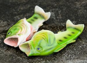 2017暑い夏の新しいパターン創造的なシミュレーションの魚のスリッパオープンつま先のフラットカップルモデル砂浜のビーチの靴赤ちゃん女性男性サイズ31-44