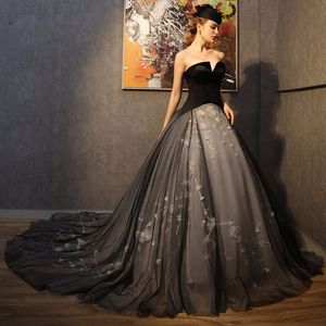 Gothic Wedding Suknie Ślubne Niestandardowe Kolor Czarny Light Champagne Gorset Powrót Suknie Ślubne Sweetheart Bez Rękawów Buffy Bal Ball Suknia Tulle Sukienka Kwiaty