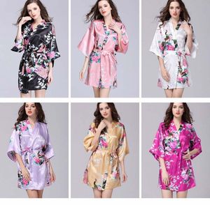 Bridesmaid Robes toptan satış-Kadın Pijama Kimono Gece Bornoz Yapay İpek Saten Düğün Gelin Nedime Elbiseler Kısa Çiçek Bornoz Peignoir Femme Soyunma Kıyafeti